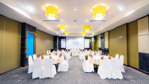 1-Round Table